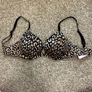 Brand New Victoria’s Secret D34 Push Up Bra